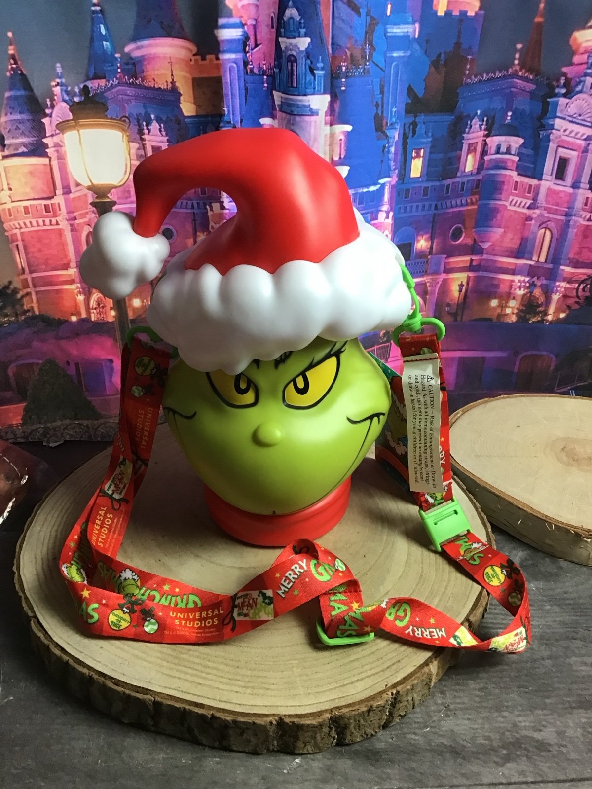 Universal studios dr Seuss the grinch Christmas Popcorn Bucket-NWT