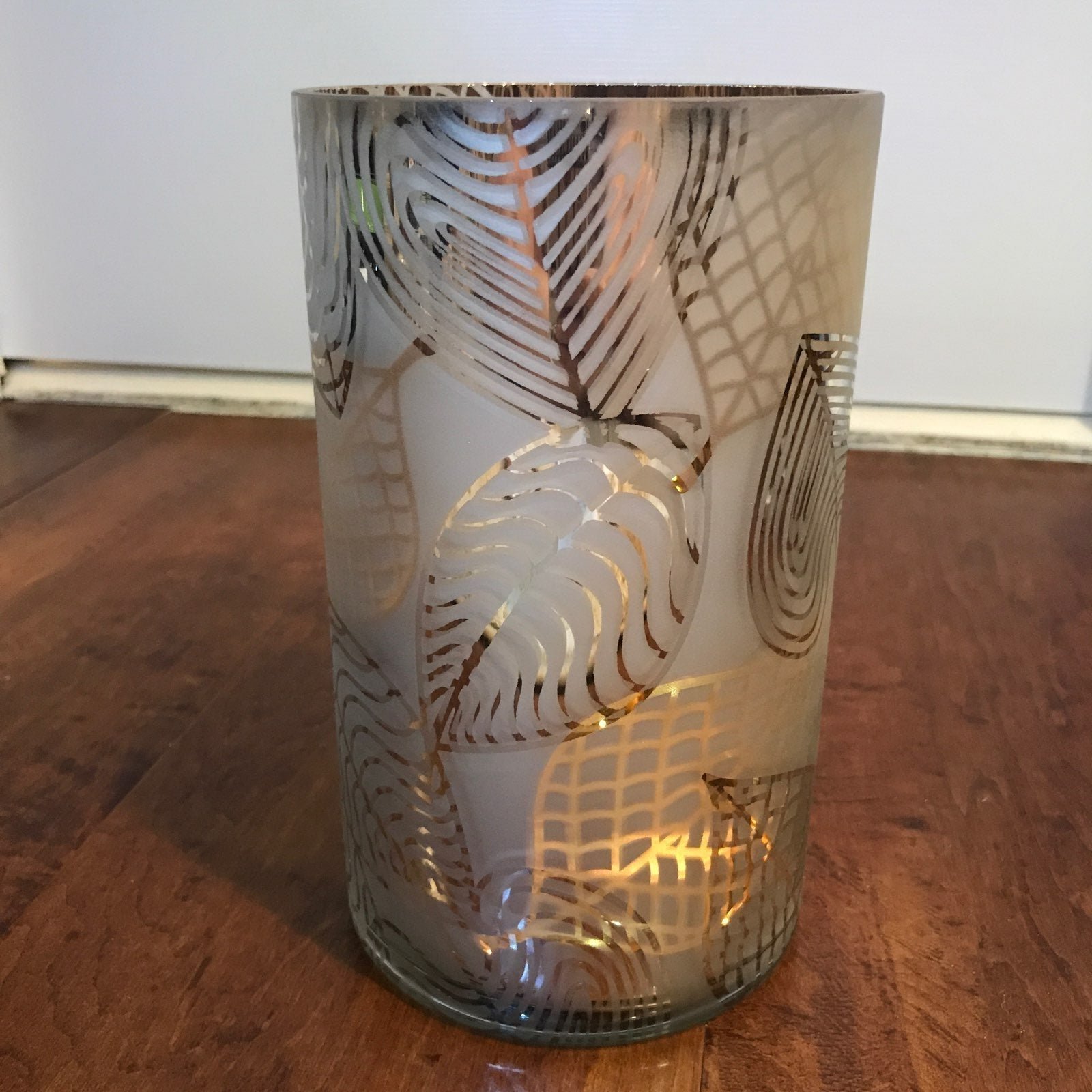 Yankee Candle Linear Leaves Candle Holder