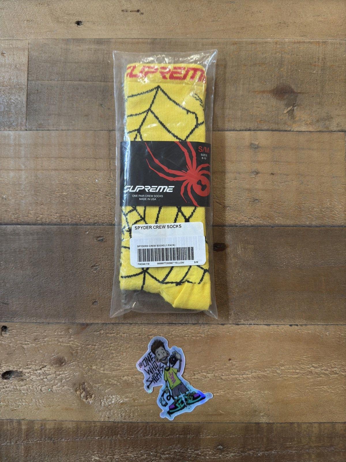 Supreme / Spyder Crew Socks (2 Pack) Black + White Bundle