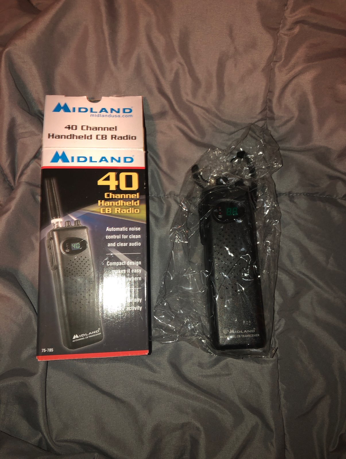 midland 40 channel handheld CB radio