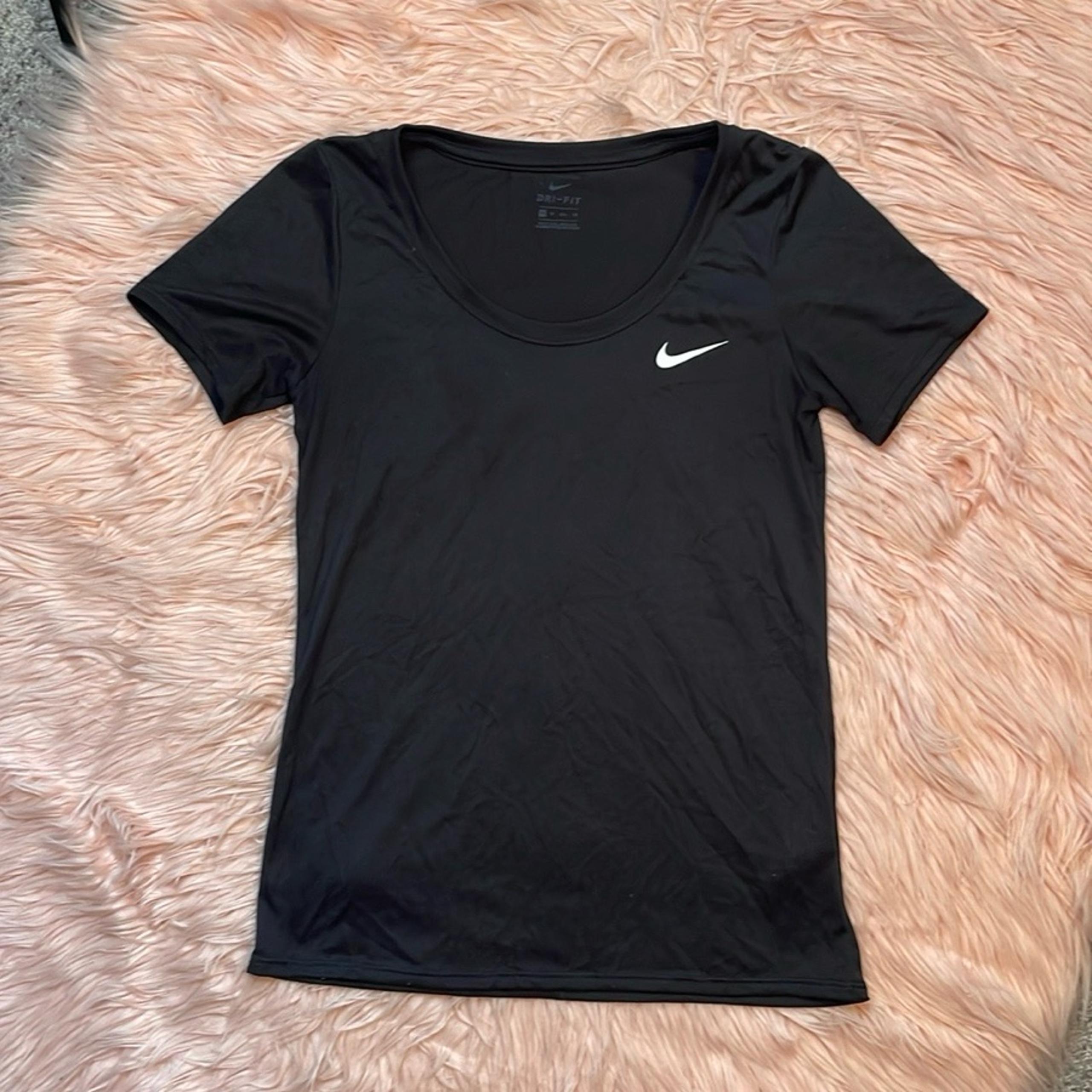 Nike Dir Fit Scoop Neck Black Woman’s Athletic T Shirt Size XS