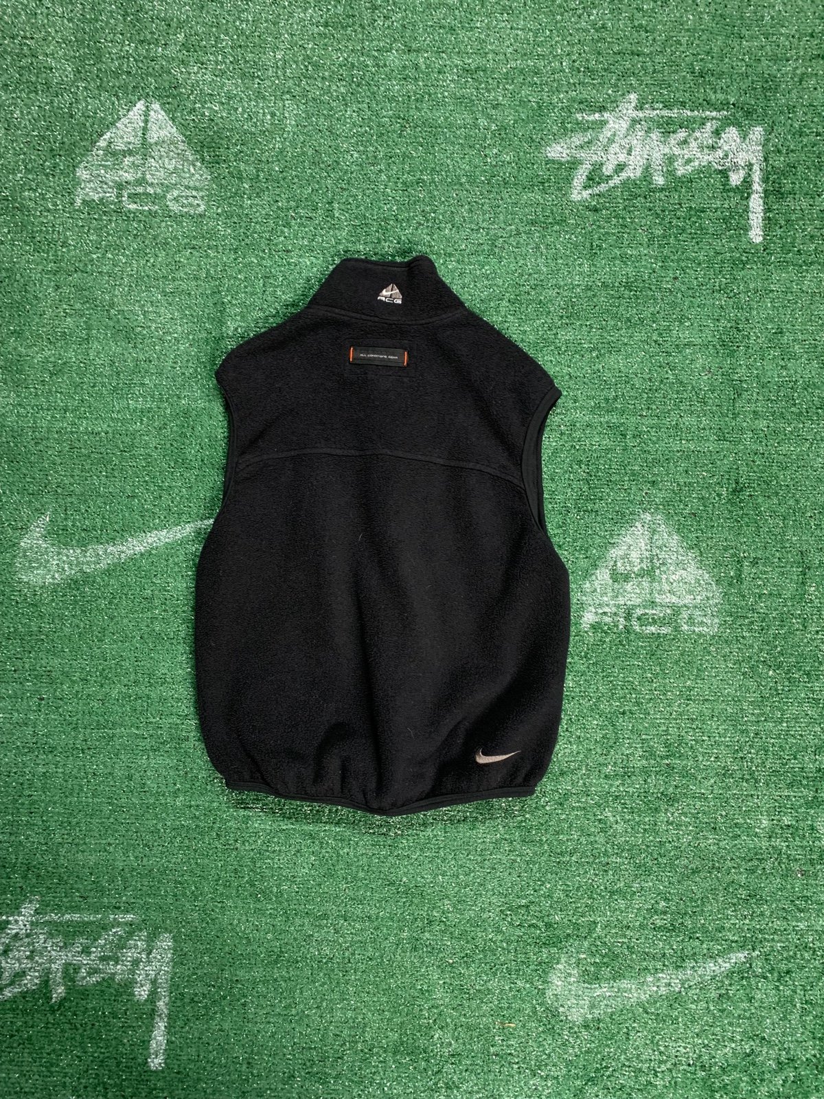 Vintage Nike ACG Polartec Women’s Vest Size M (black)