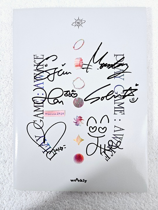 WEEEKLY Play Game: Awake Signed Promo Album Autographed Kpop