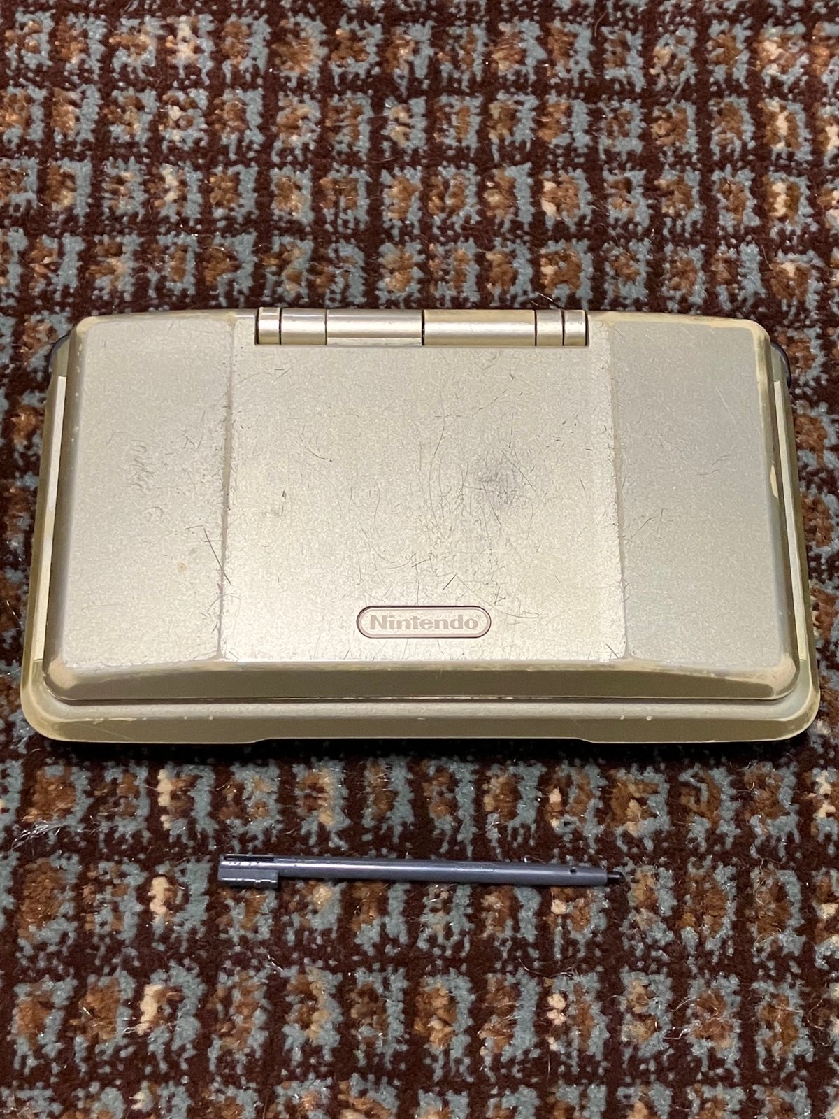 Nintendo DS RARE TOYS R US GOLD LIMITED EDITION
