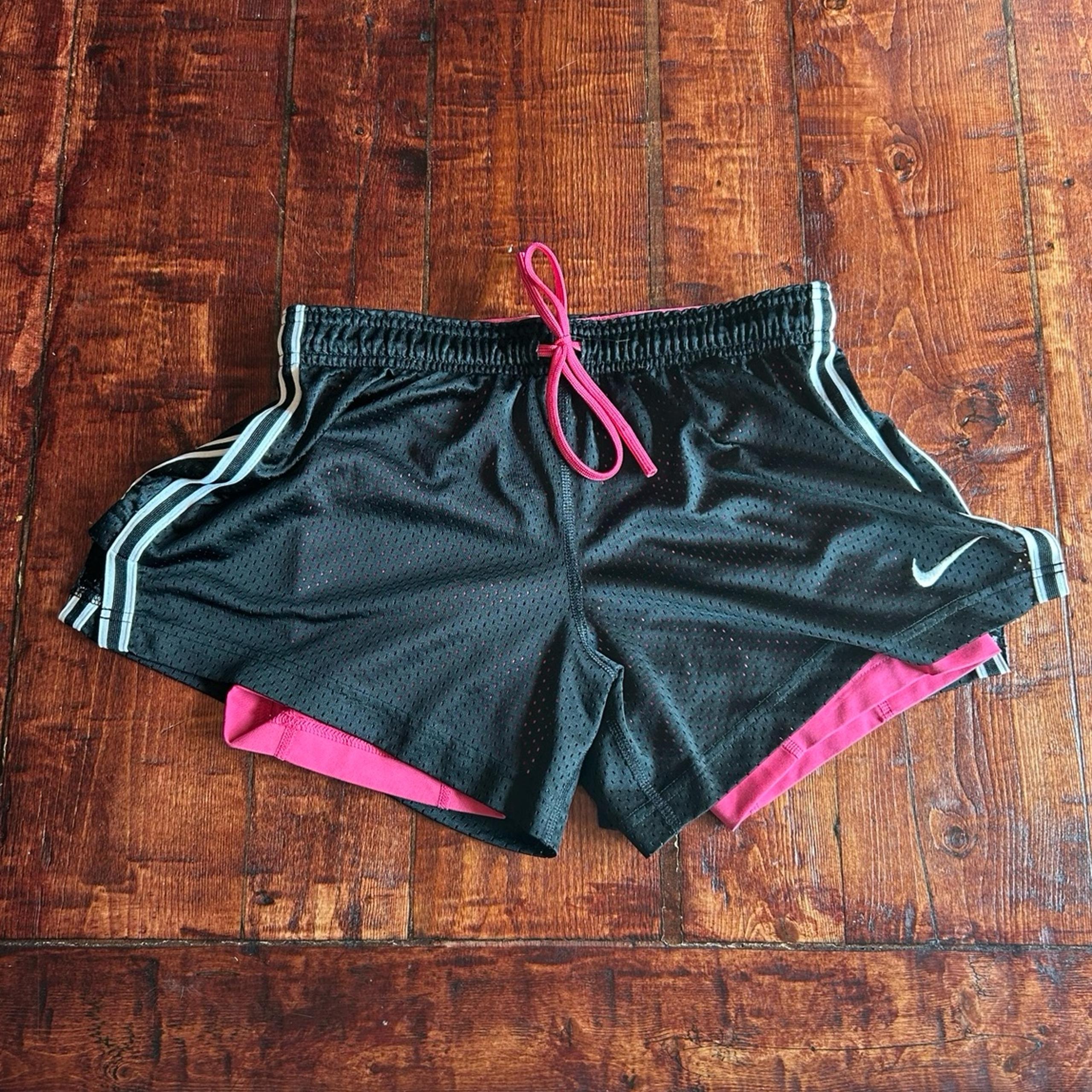 NIKE Athletic Shorts with Spandex Interior Women’s Size Small