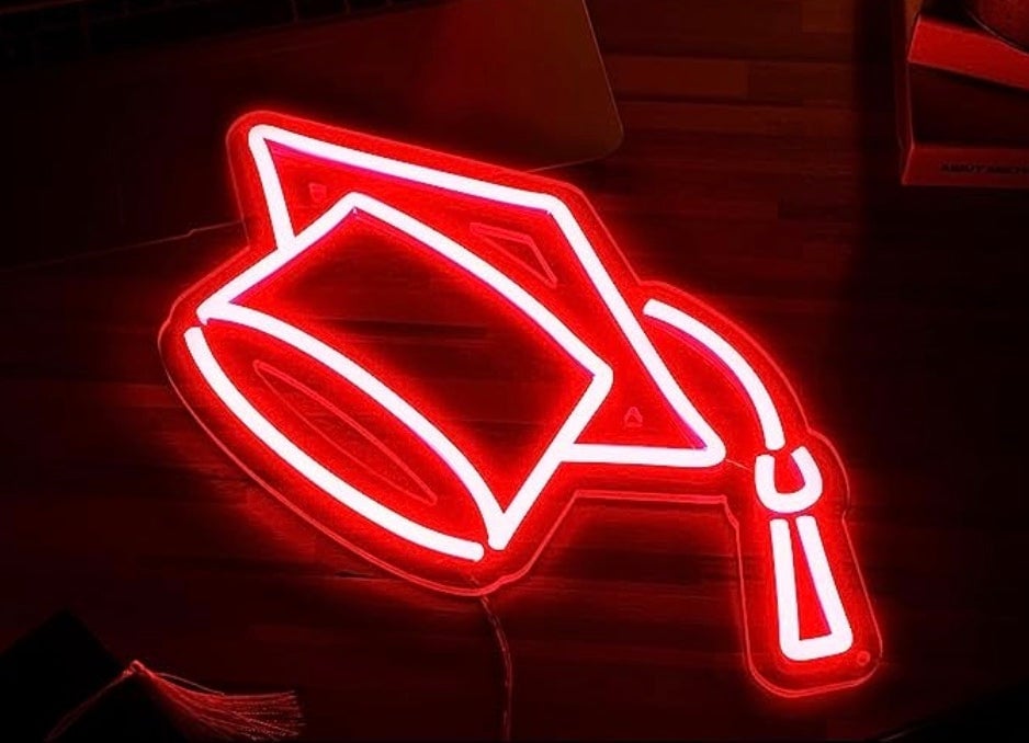 Lovely Bright Red Graduation Cap LED Night Light Celebration Decoration