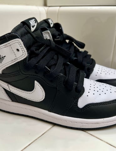 Jordan 1 Retro High OG Size 1Y