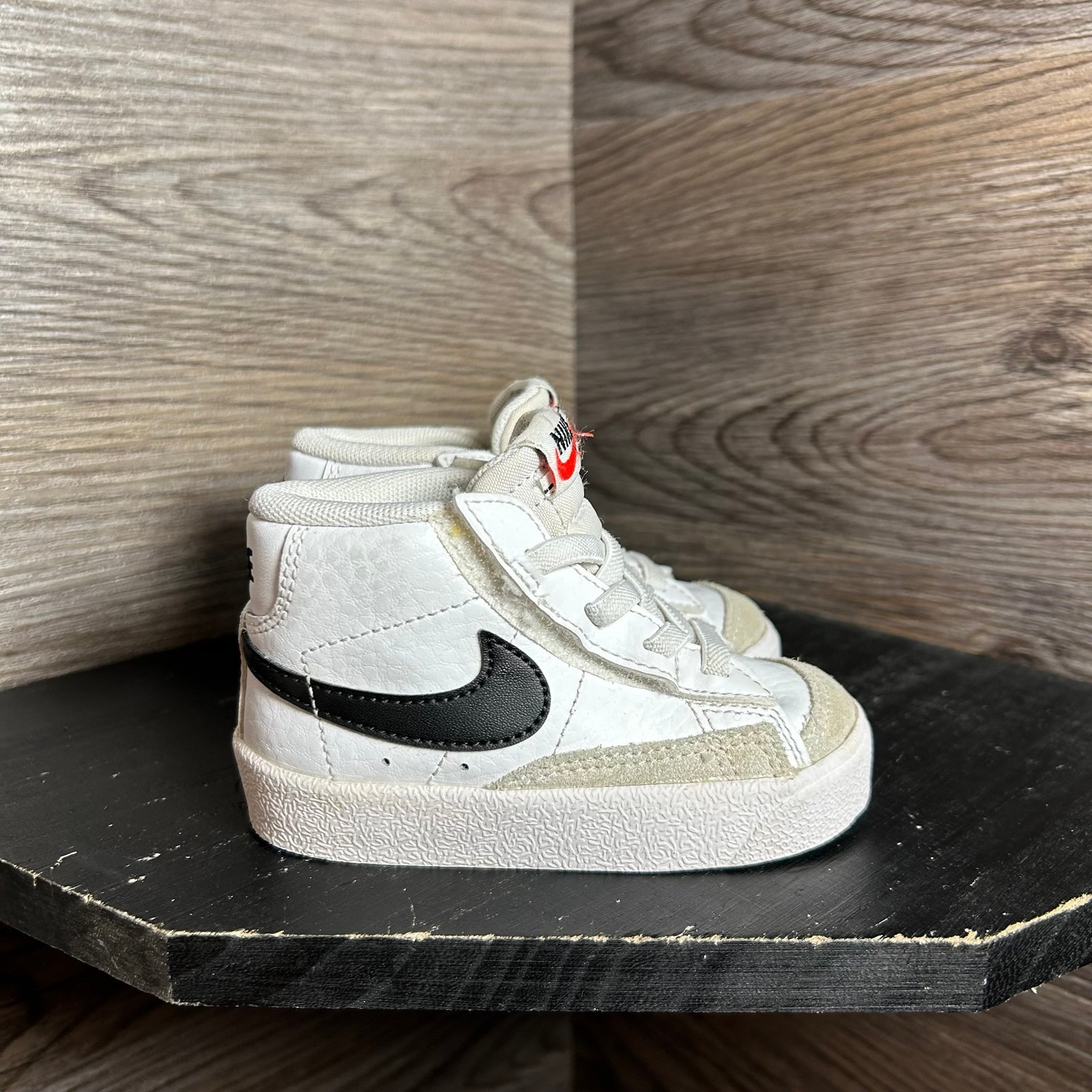 Nike blazer mid vintage 77 black white