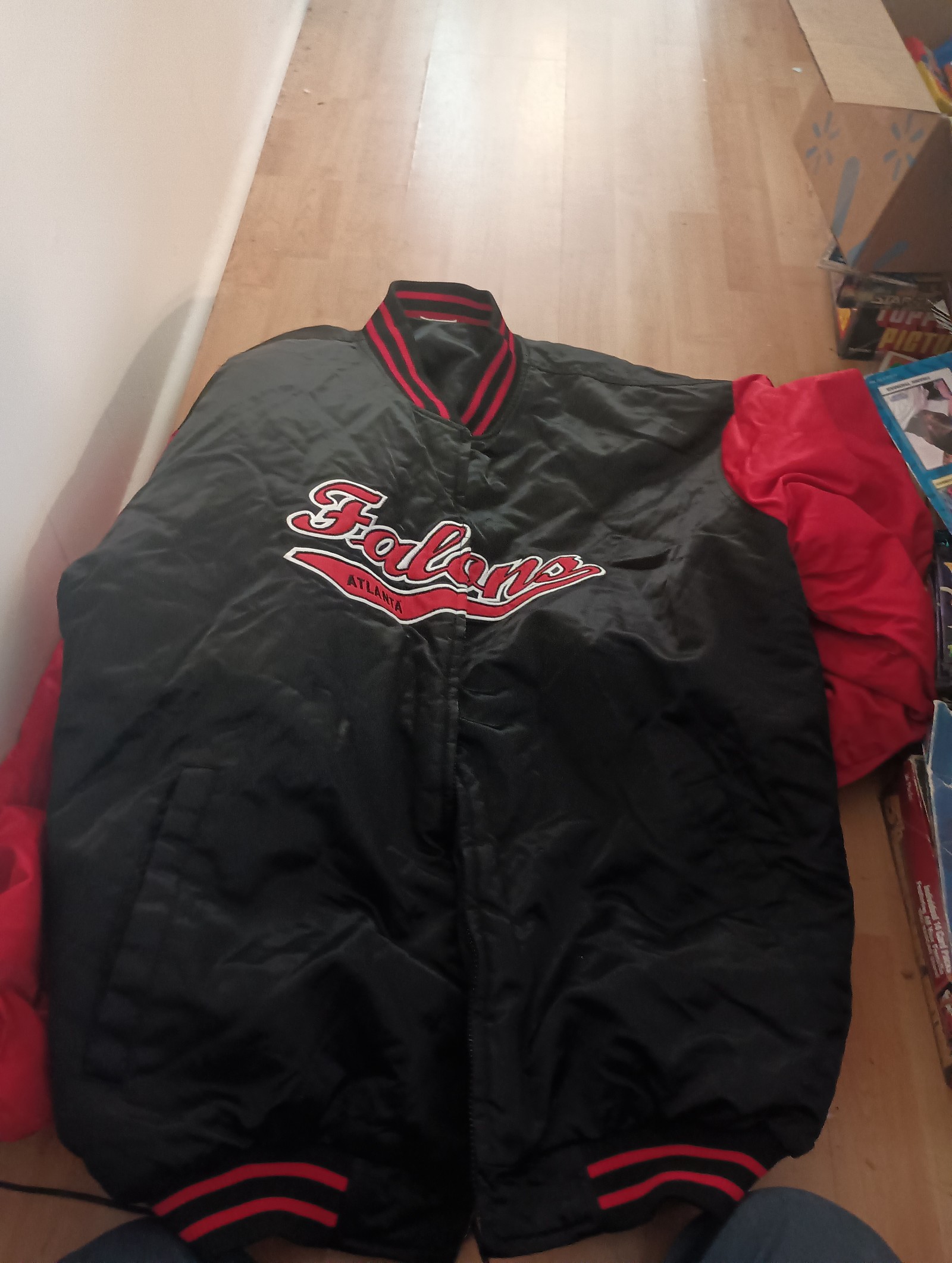 Atlanta falcons size XL NFL classic reverseable jacket in great condition