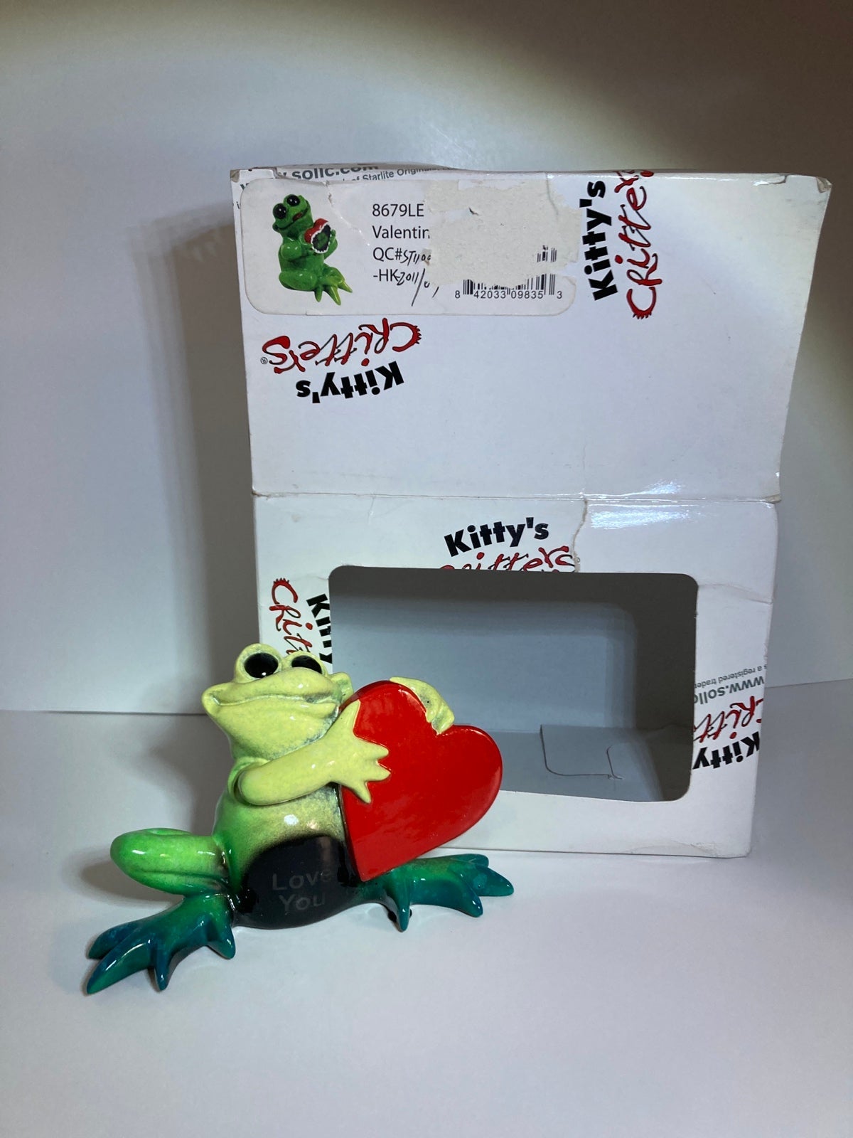 Kitty’s critters heart frog figure