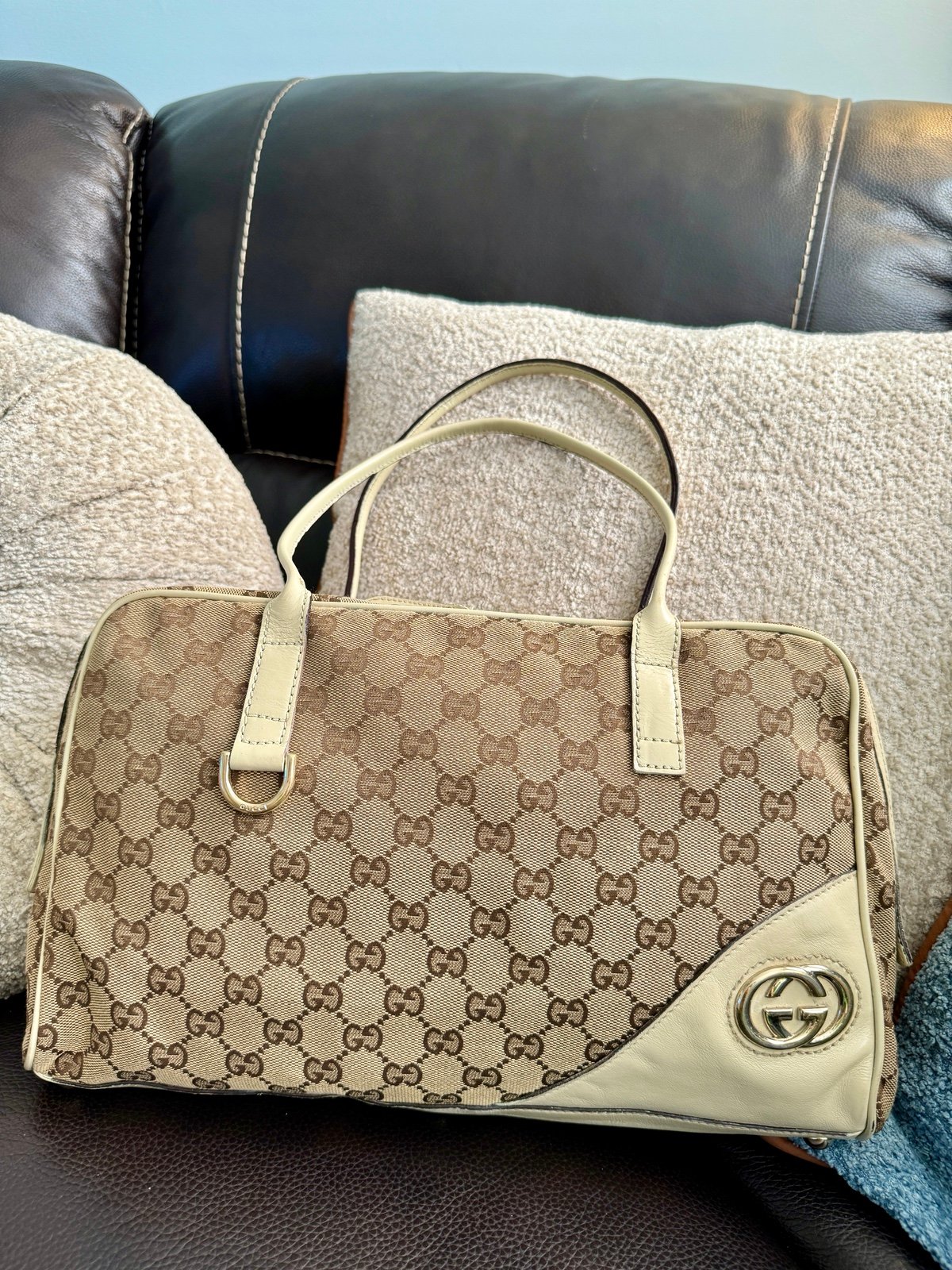 Authentic GUCCI GG Canvas Britt Shoulder Bag Boston Bag White (B10)