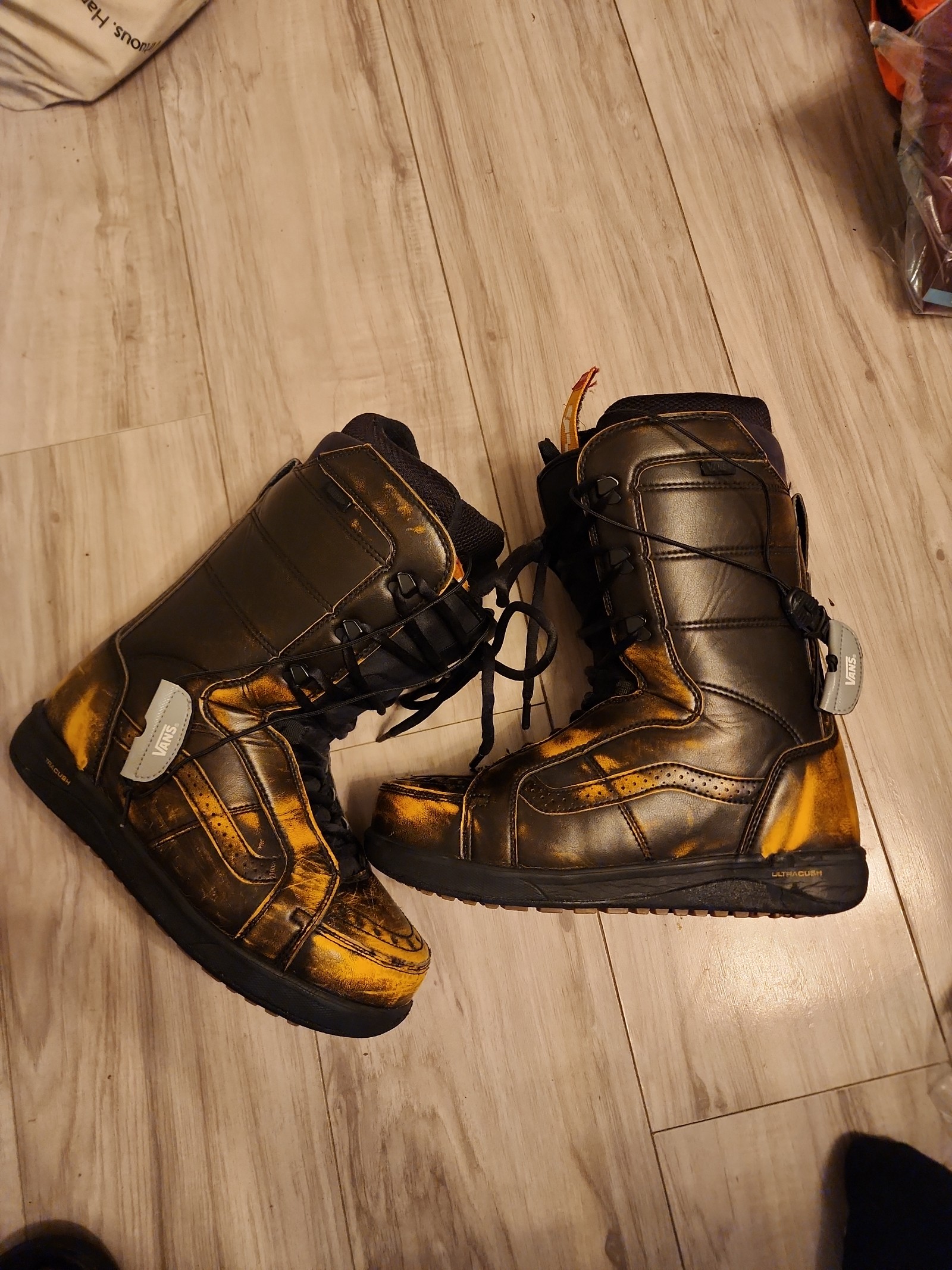 VANS snowboard boots size 9 (27cm)