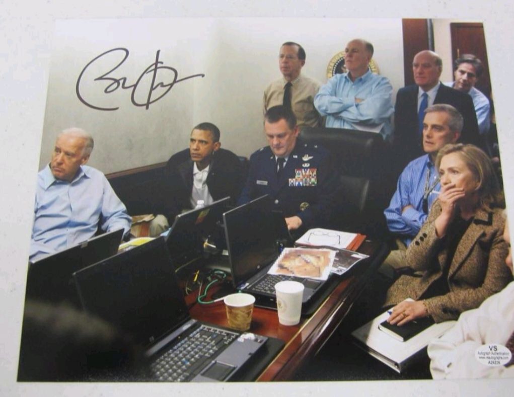 President Barack Obama Signed Autographed 8x10 Photo