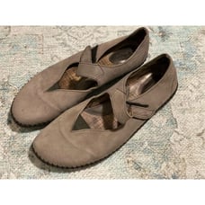 Born Shoes Womens 10/42 M Grey Leather Slip On Adjustable Strap Comfort