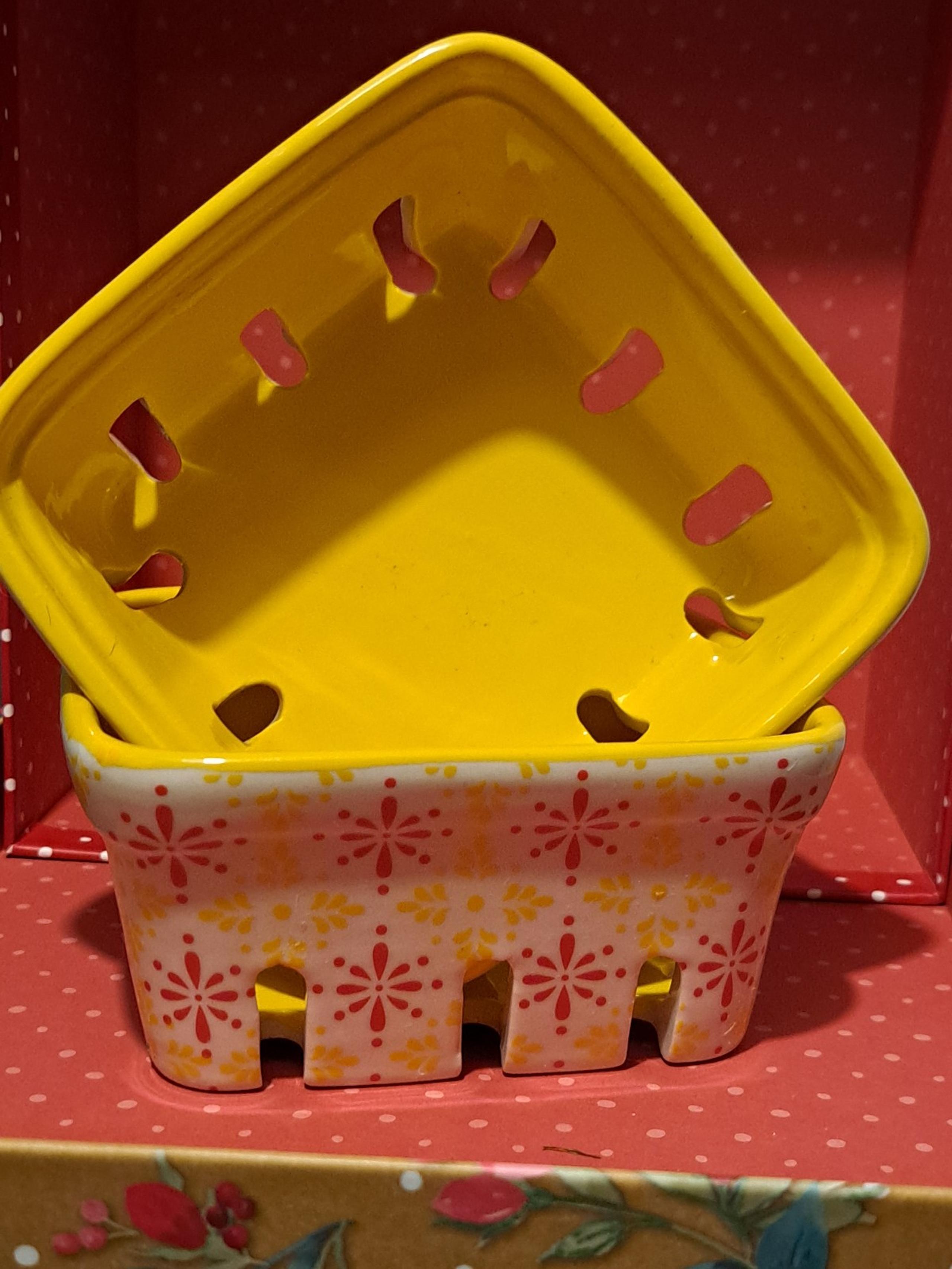 2 small berry baskets