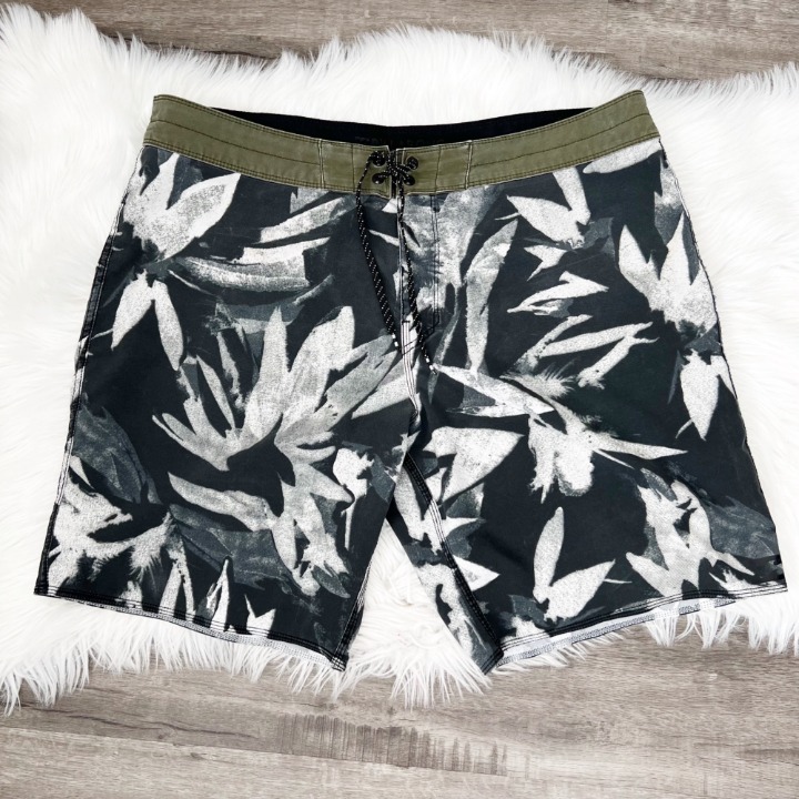 Billabong Platinum X Sundays Mens 38 Performance Swim Boardshorts