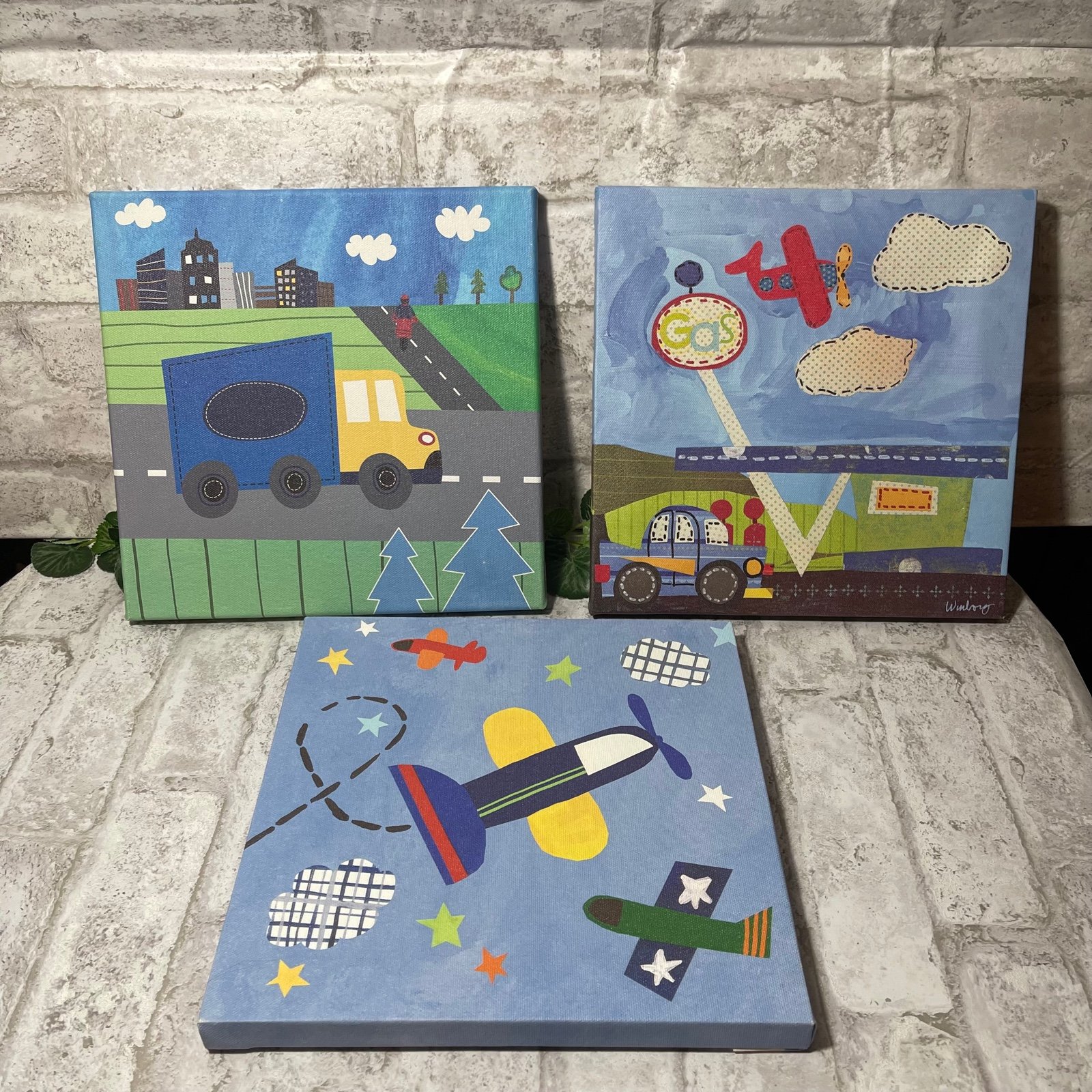 Oopsy Daisy Fine Art for Kids Very Hungry Love Stretched Canvas Art by Eric Carle, 61cm by 30.5cm並行輸入 OOPSY DAISY TOO Kids Willow Tree Canvas Wall Fine Art Picture Hearts Tree  21x21