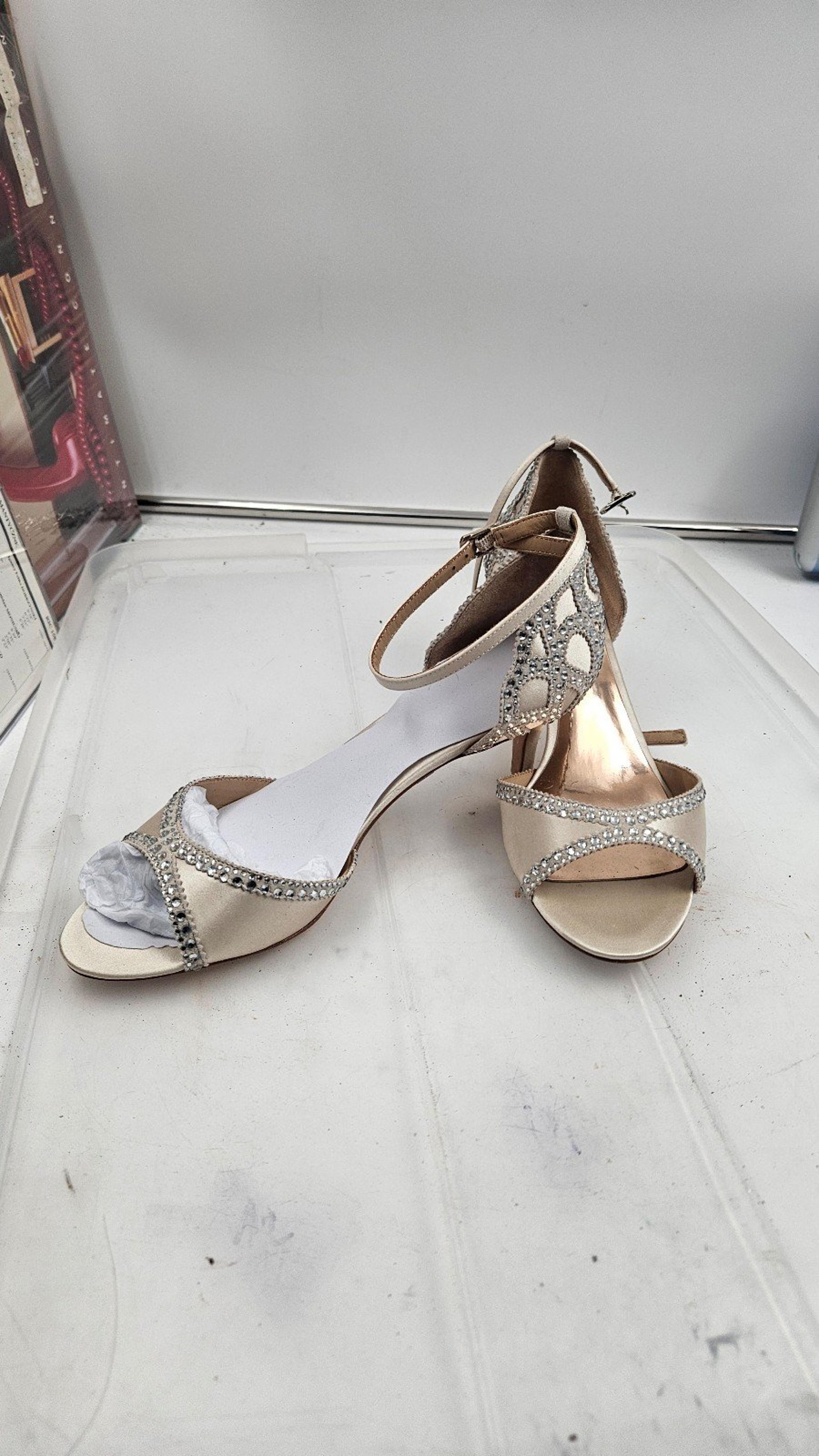 Badgley Mischka BHLDN Gillian Ankle Strap Evening Kitten Heel Shoes Sz 8