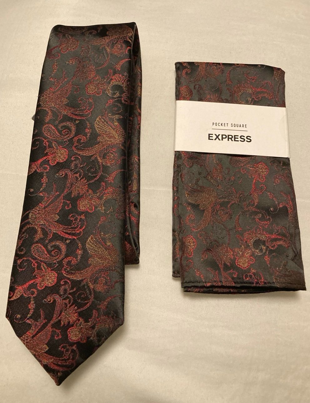 EXPRESS Tie and pocket square NWT!