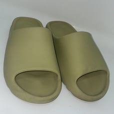 Yeezy slides size 9