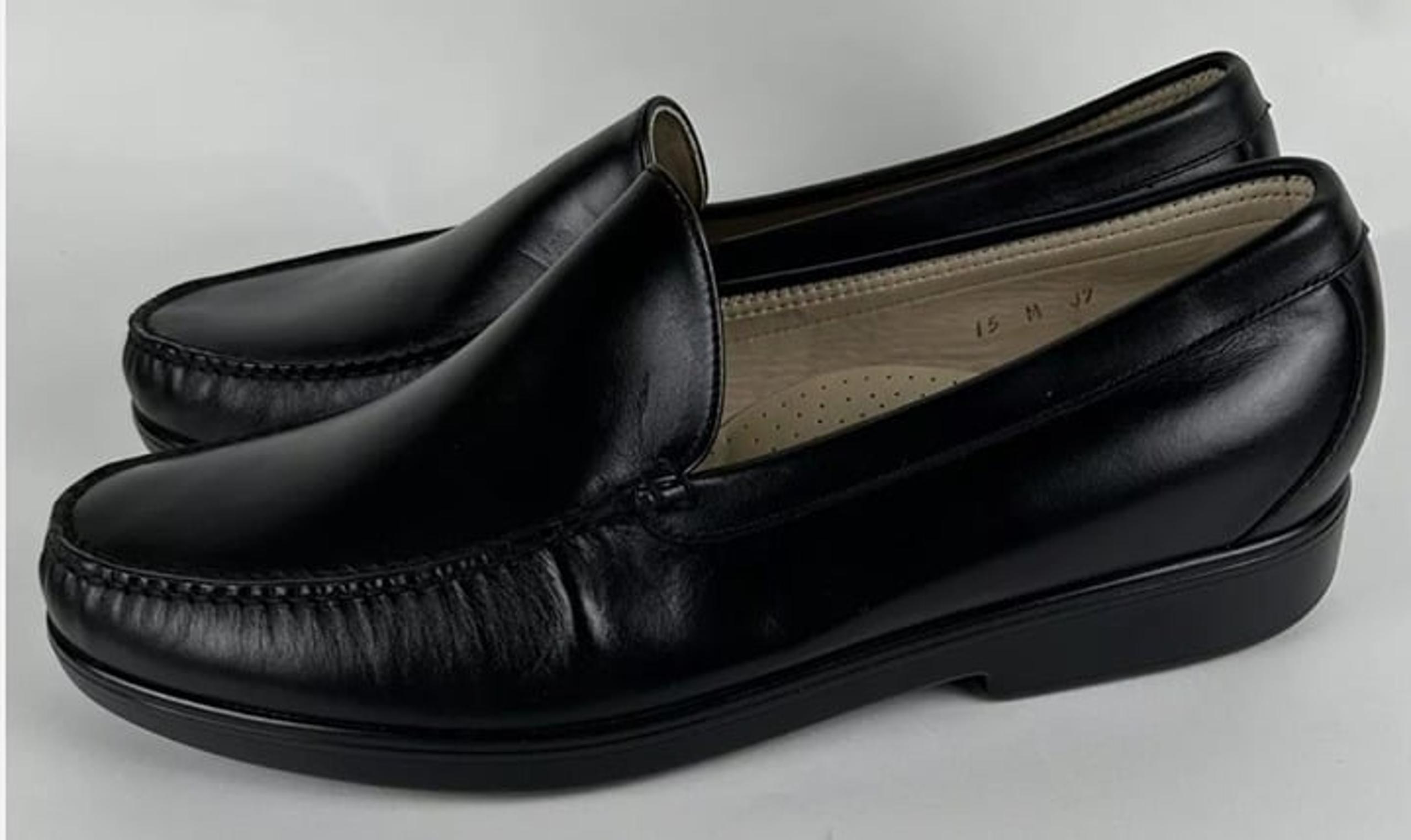 Unworn SAS Black Leather Slip On Loafers Dress Shoes Mens 15 M Comfort Moc Toe