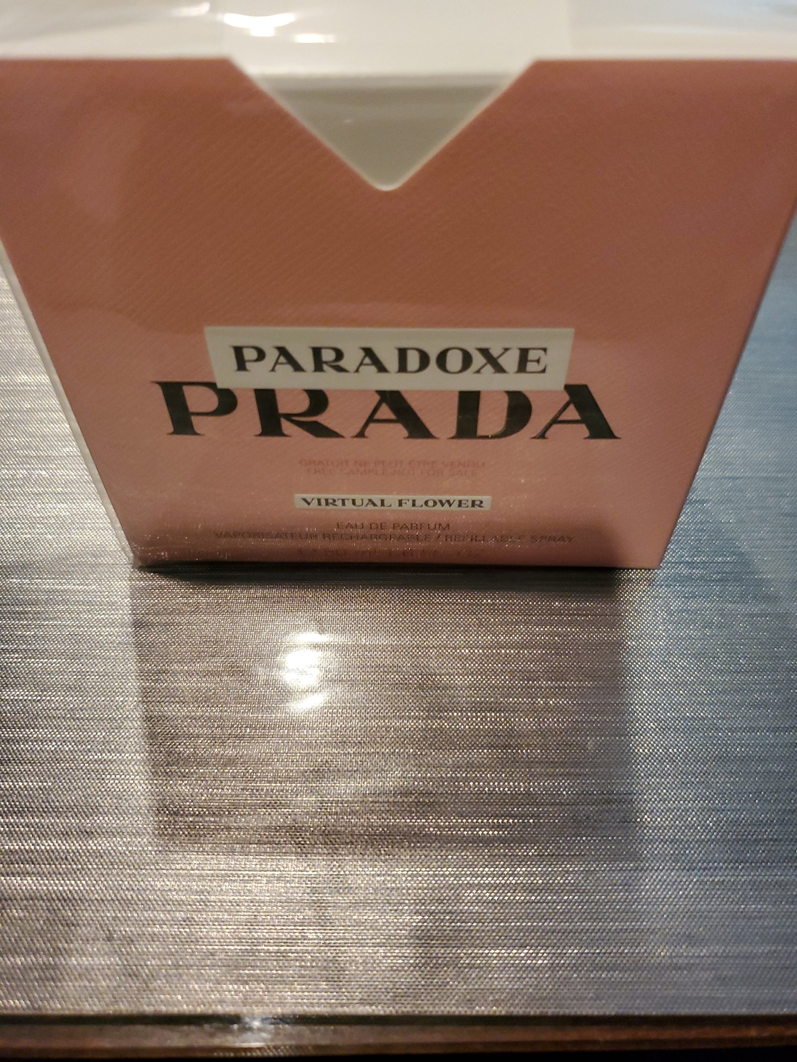 Prada Paradoxe