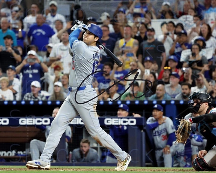 Shohei Ohtani Signed 16x20 Glossy Reprint Photo 50/50 Los Angeles Dodgers 18