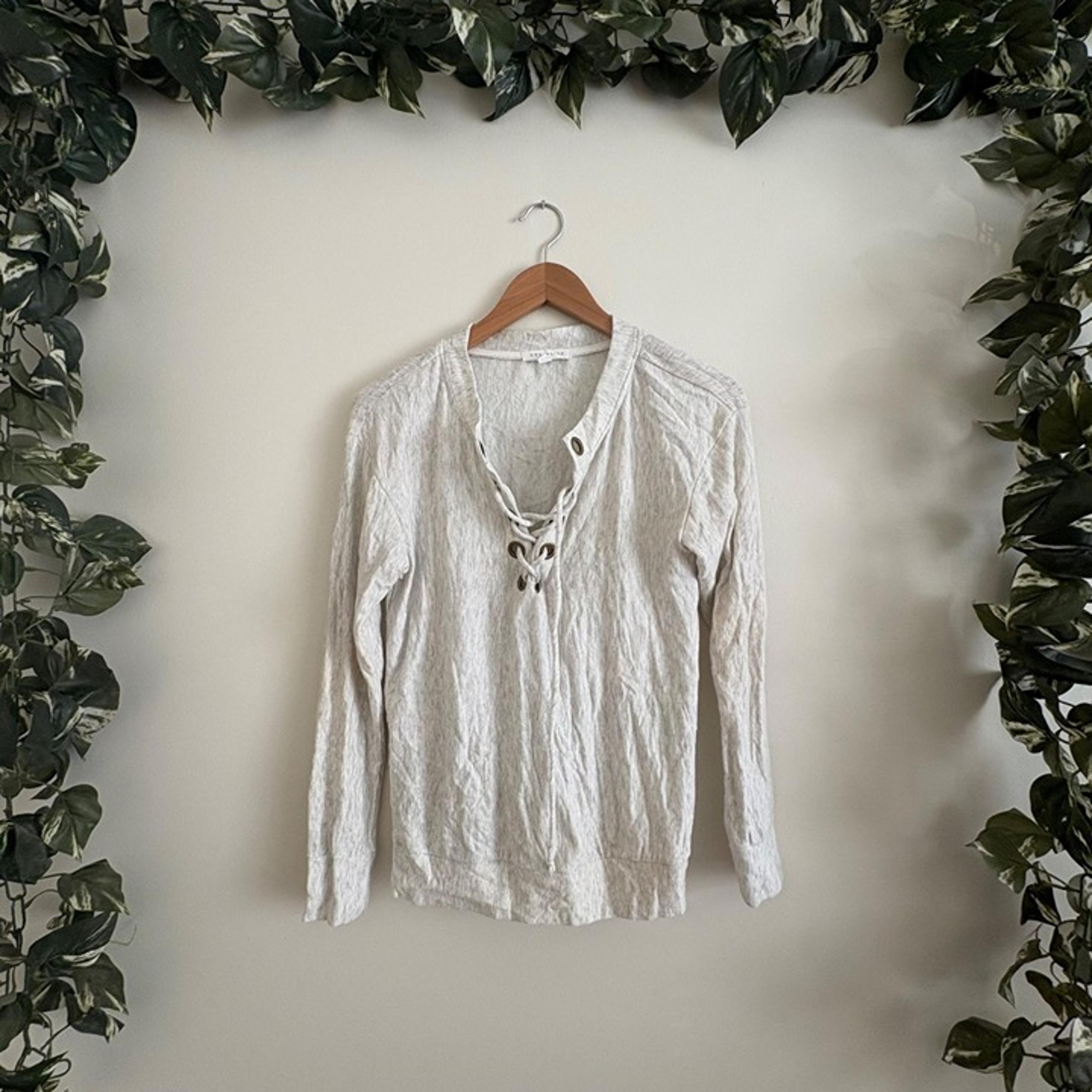 Socialite Grommet Lace Up Front Long Sleeve Shirt Oatmeal Women’s Size XS