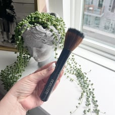 NEW Laura Mercier Finishing Brush