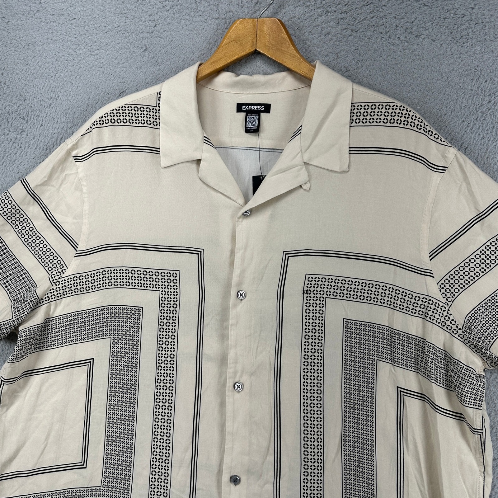Express Adult Mens Button Up Shirt 2XL Beige Black Geometric Short Sleeve NEW