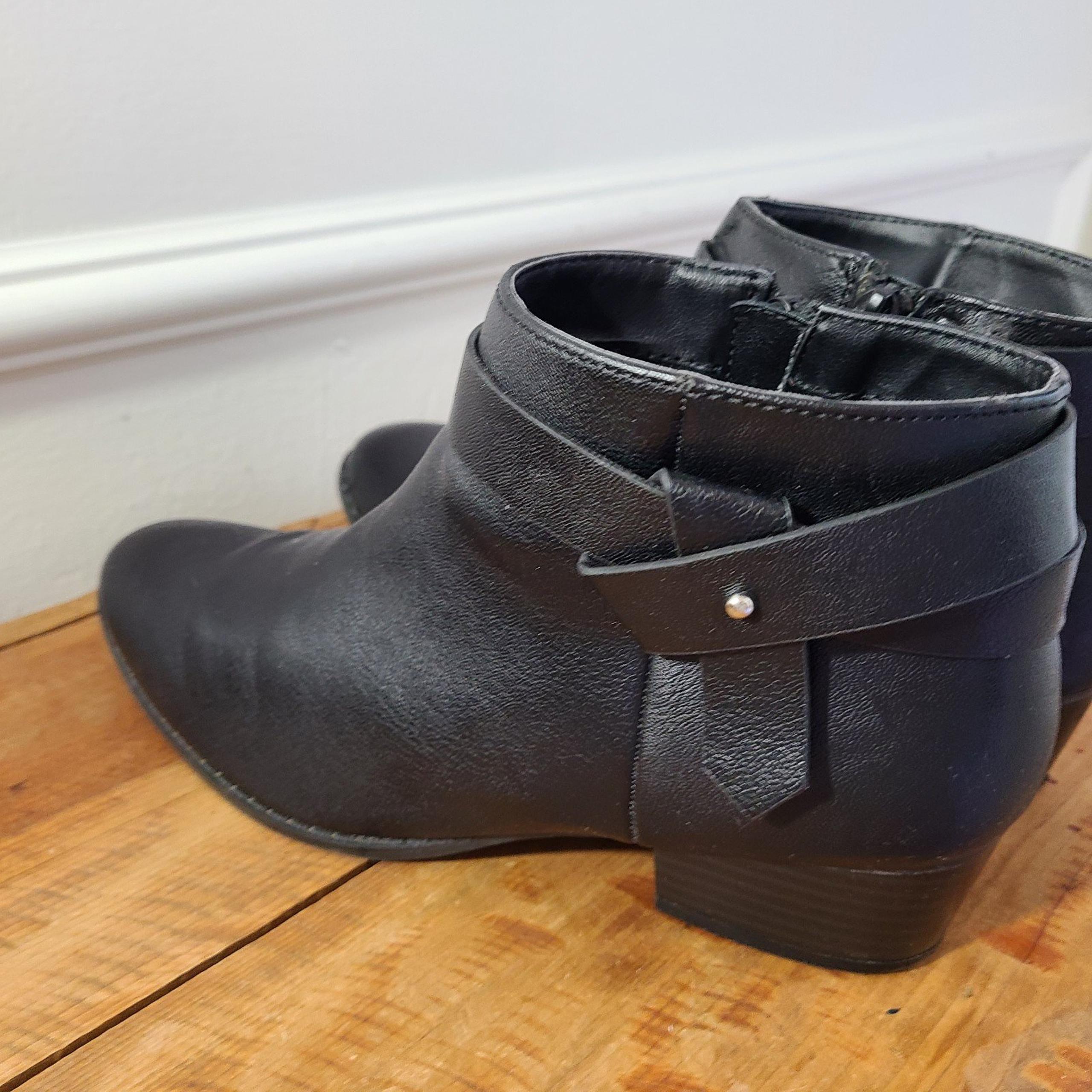 ConradLauren Conrad Textile Succulent Black Ankle Booties Women's Size 8