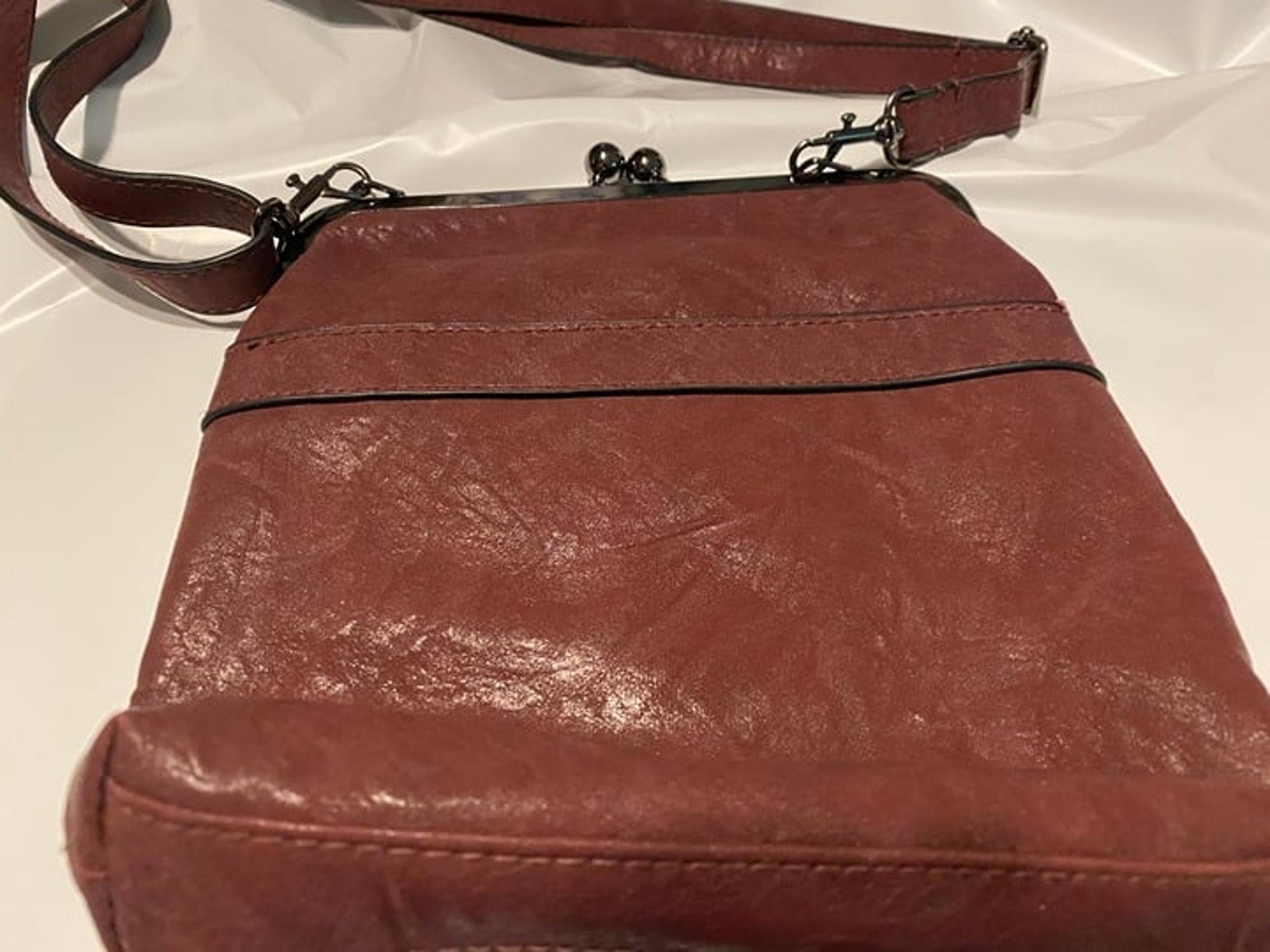 Bueno Leather Dark Purple Purse   with pockets new other