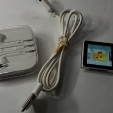 Apple iPod Nano 6th Gen MC525LL 8GB