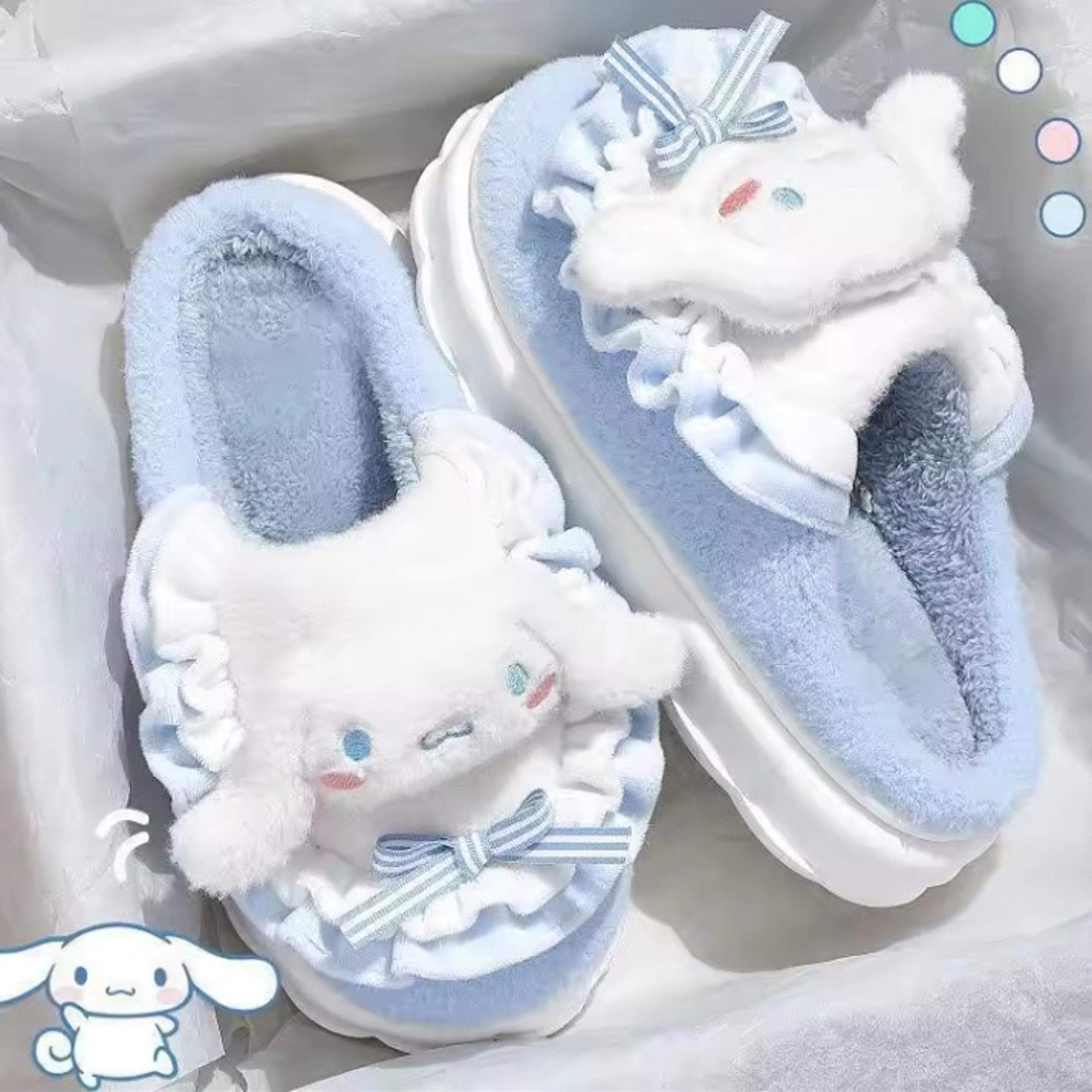Women’s Cinnamoroll Plush Slippers | Size 8/9 | New