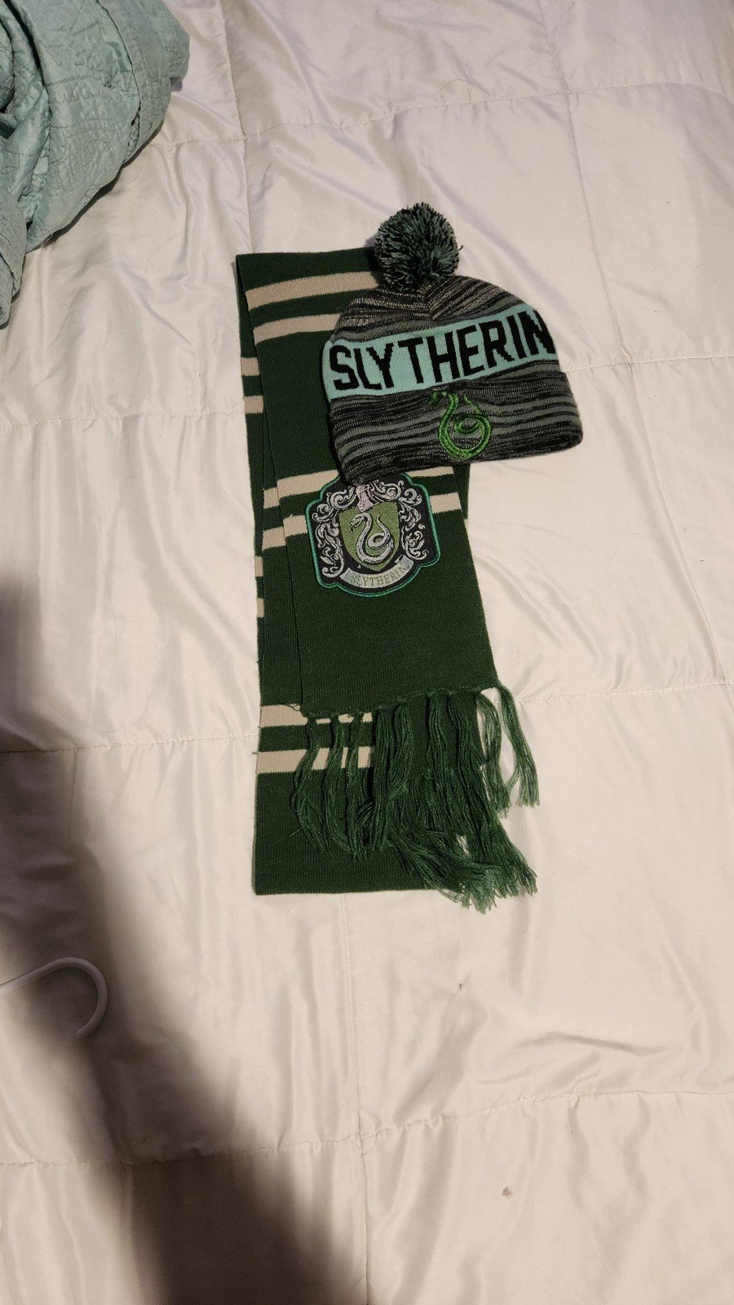 Harry Potter Slytherin Scarf Beanie Green Knit Licensed Cosplay Halloween Winter