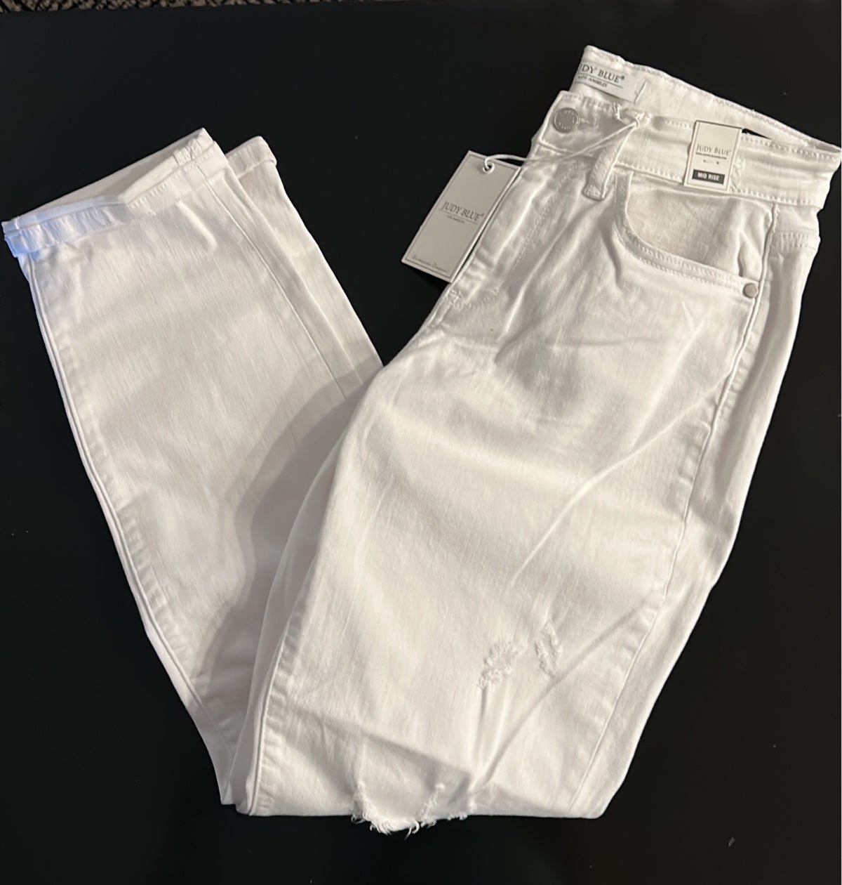 White Boyfriend Fit Judy Blue (NEW with tags) Mid rise