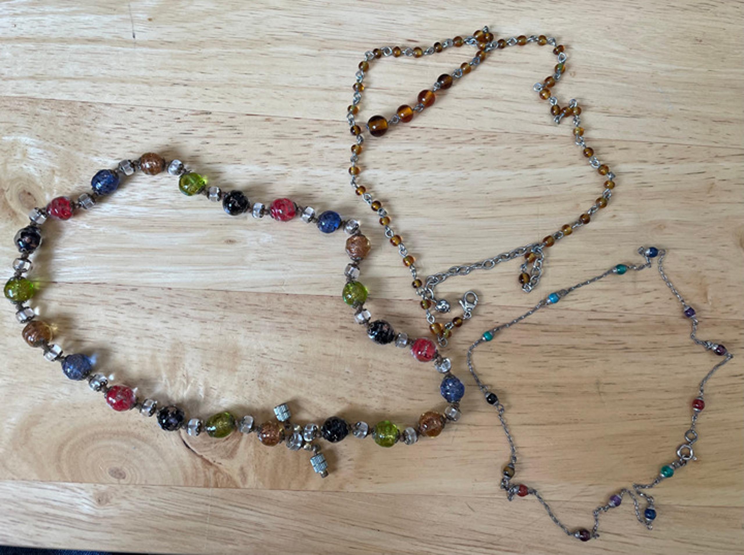 Bundle of Three Vintage Women's Multiclor Beaded Necklaces 1-16", 2-19" Lot of 3