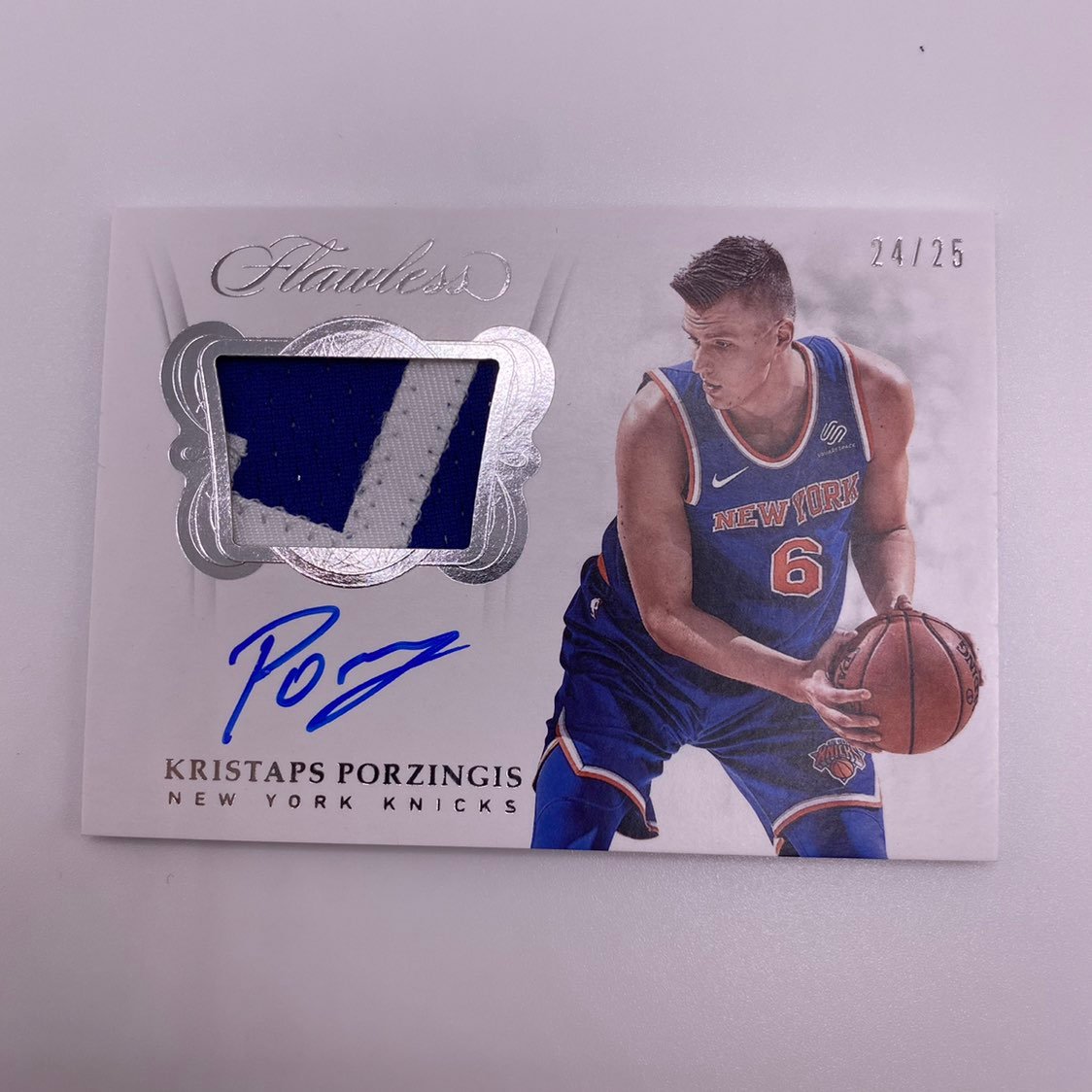 2017-18 Panini Flawless Kristaps Porzingis GU Patch AUTO 24/25 Knicks