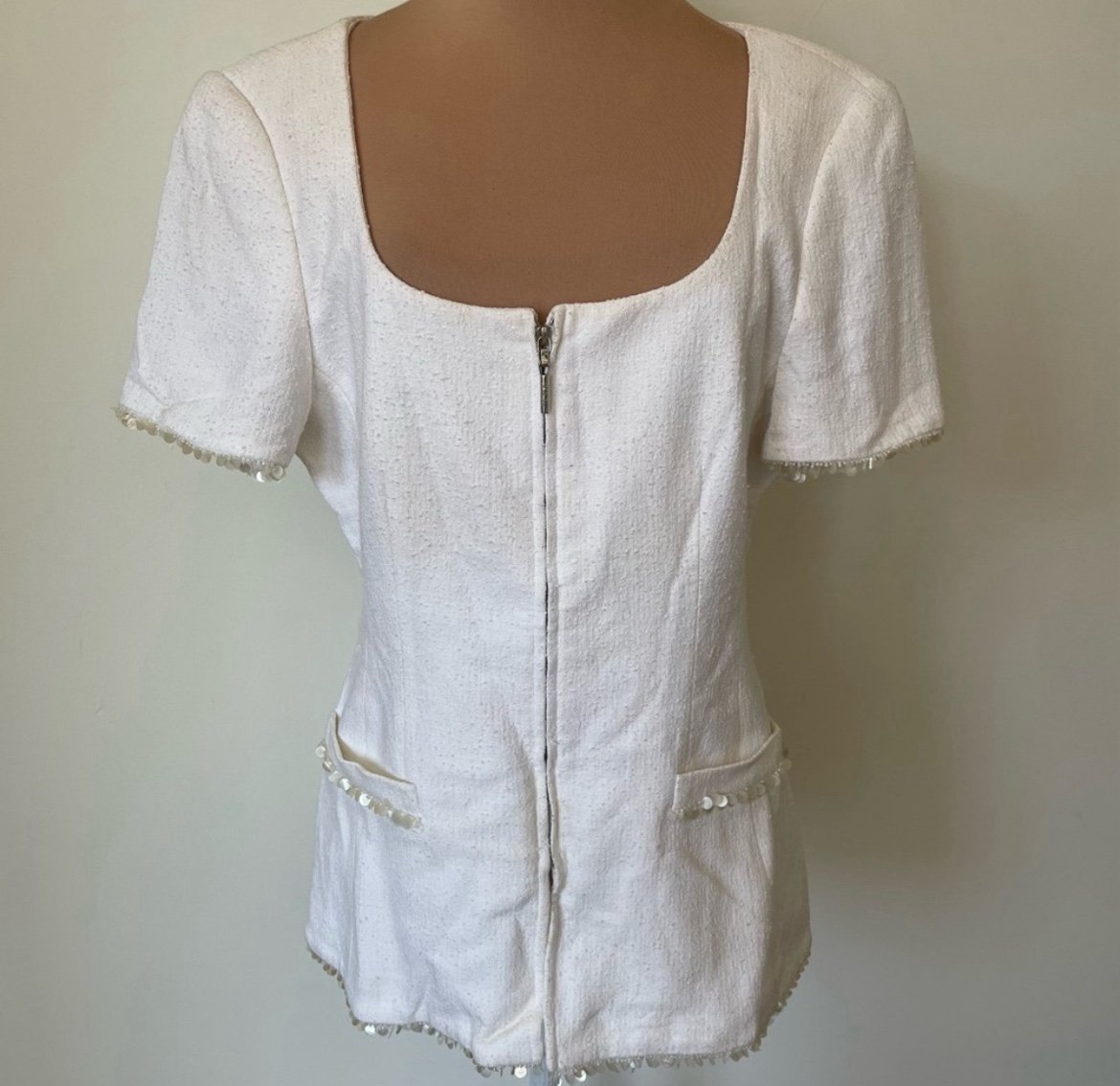 Escada Sequin Trim White Zipper Front Short Sleeve Rayon Blend Woven Jacket 38/8