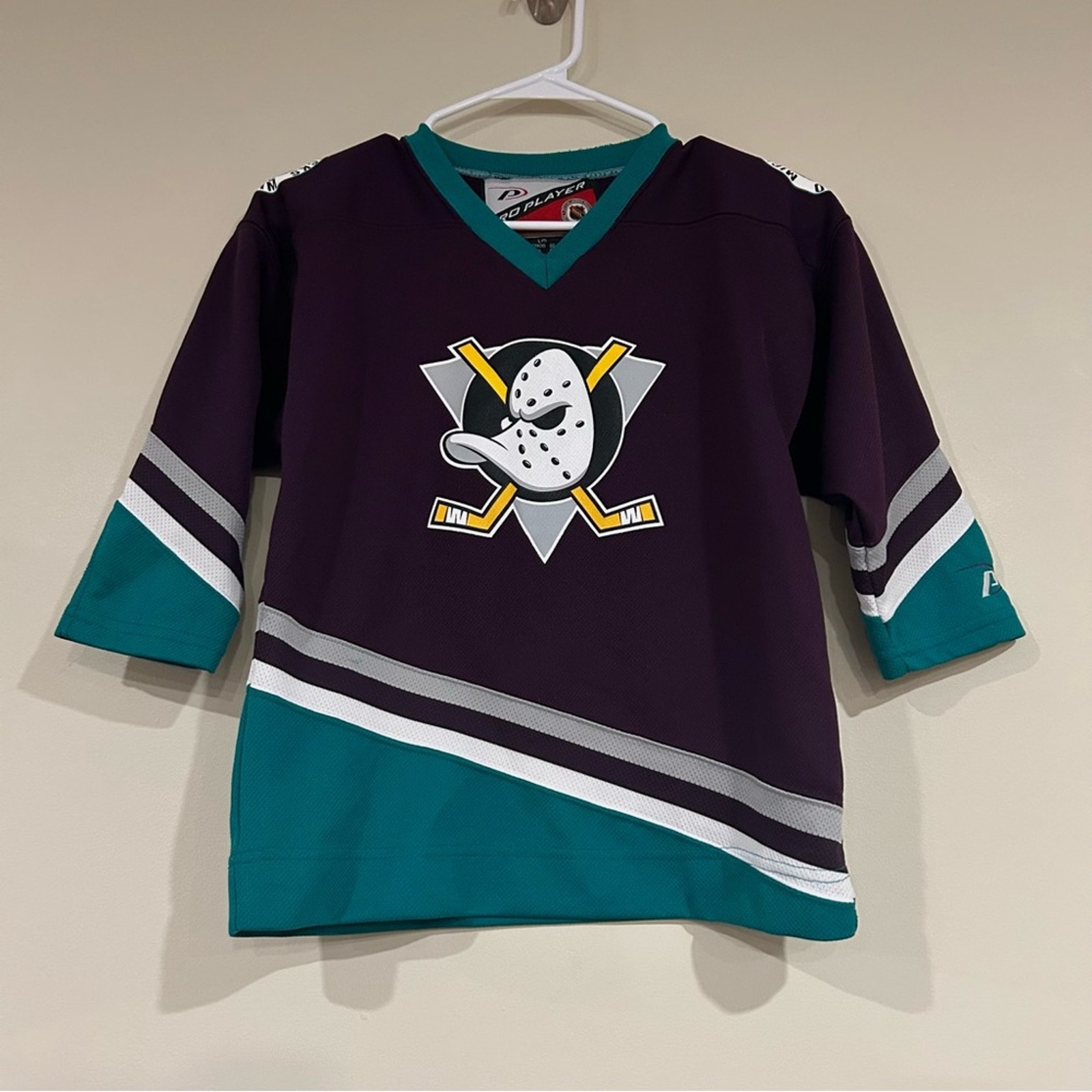 Vintage Anaheim Mighty Ducks Hockey Jersey