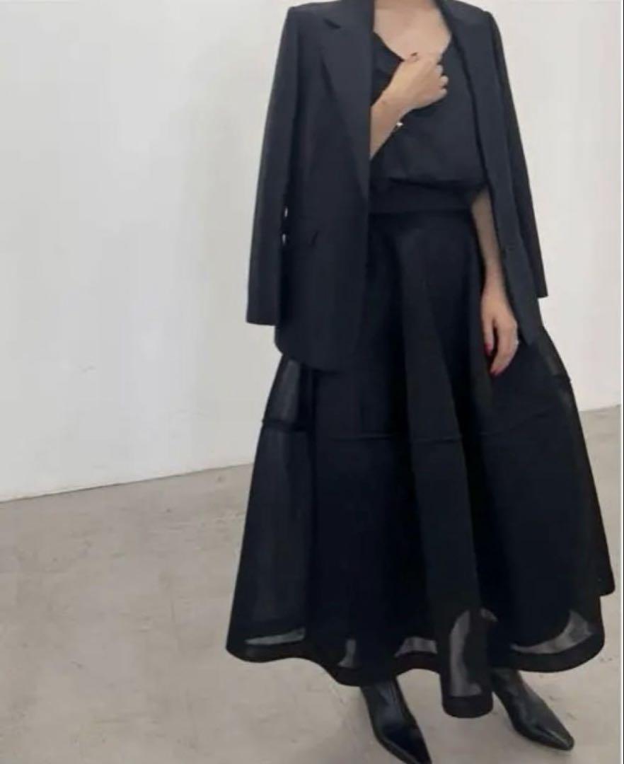New Lig. Sheer Volume Skirt