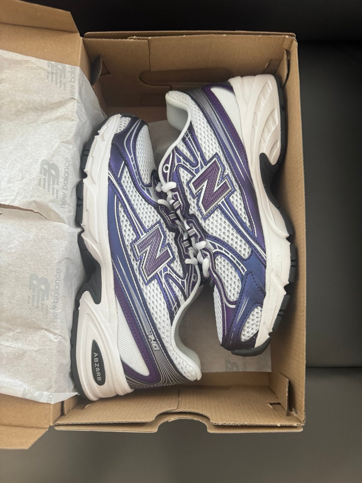 New Balance 740