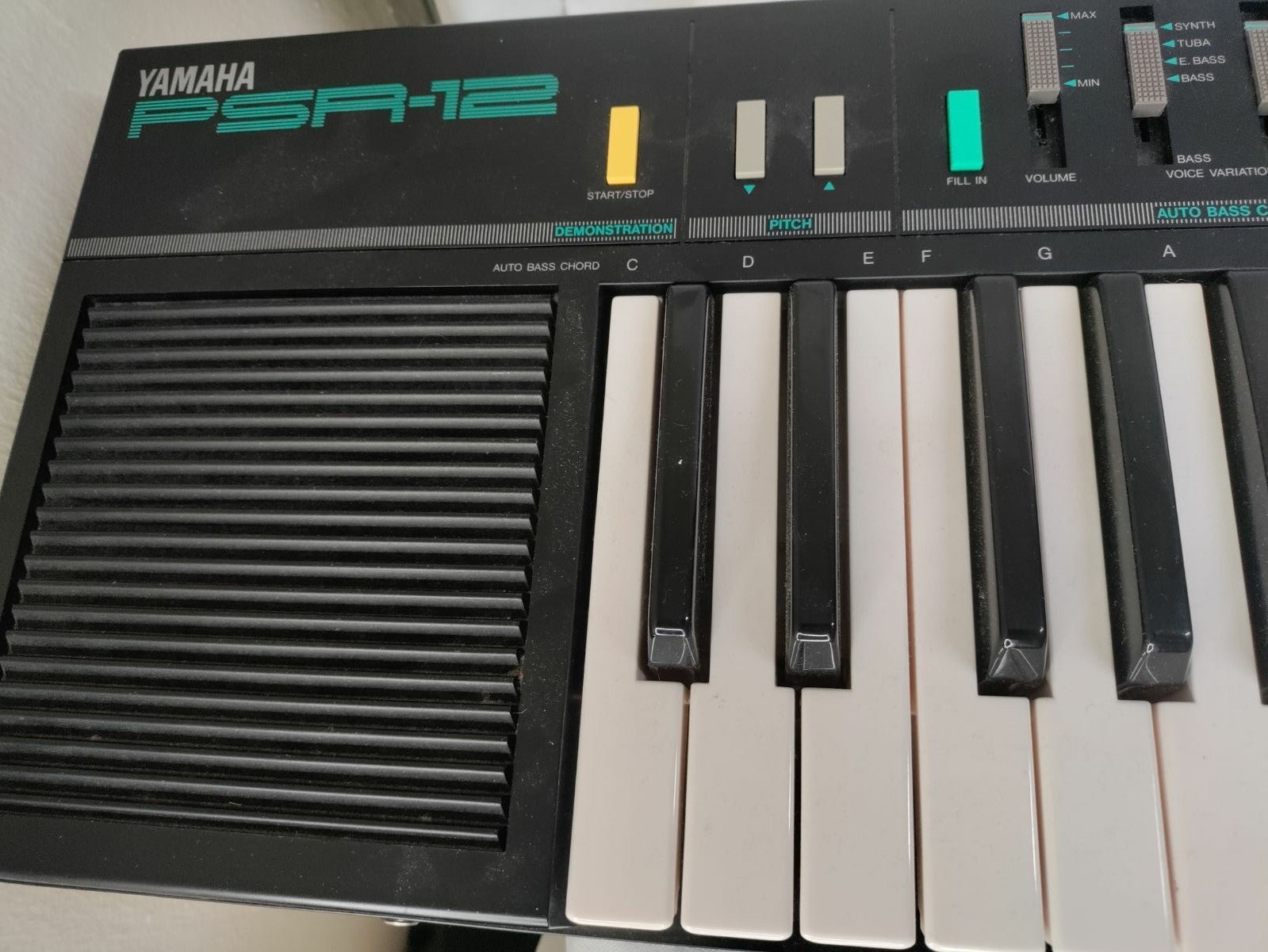 Yamaha PSR-12 Electric Keyboard
