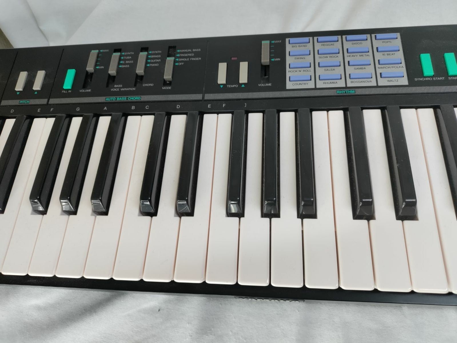 Yamaha PSR-12 Electric Keyboard
