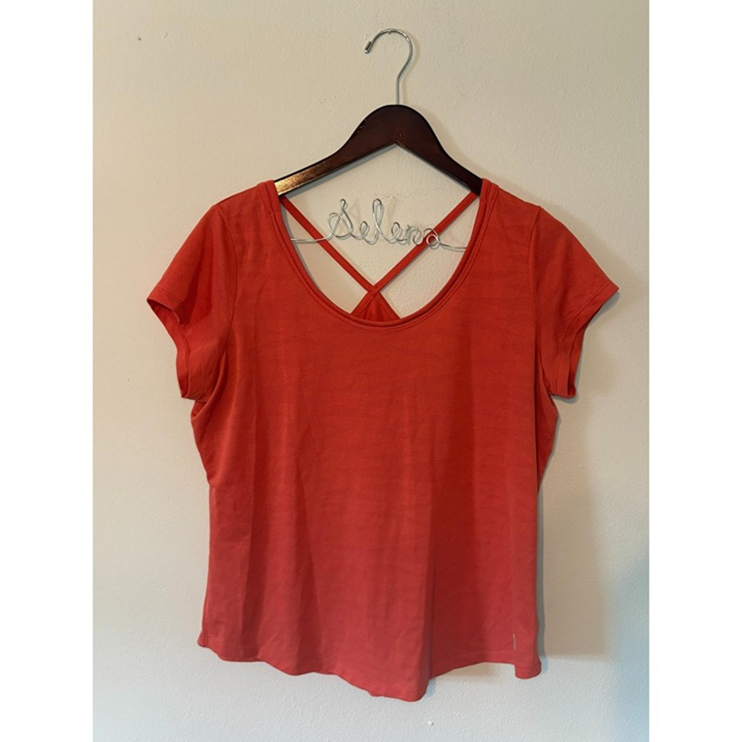 Mountain Hardware Size XL Coral Pink Shirt