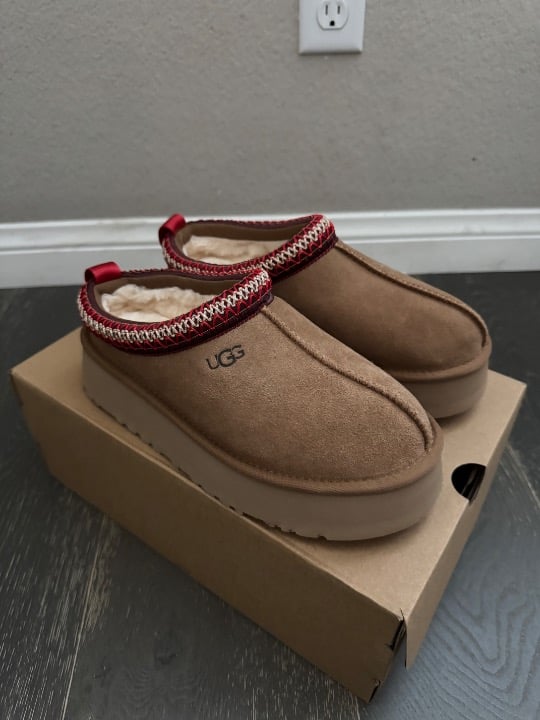 Ugg Tazz Platform Slippers - Women’s Size 36/6 - Chestnut - SOLD OUT!