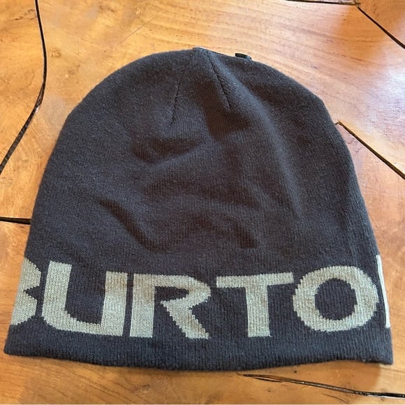 NEW Burton Reversible Spellout Ski Beanie Skull Cap Hat Snowboard Snow Winter