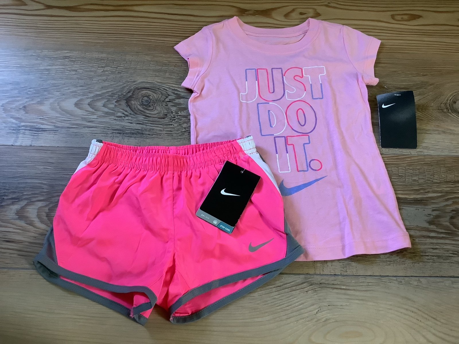 Nike girls tshirt & shorts outfit size 4/4T(NWT)~PRICE IS FIRM ~