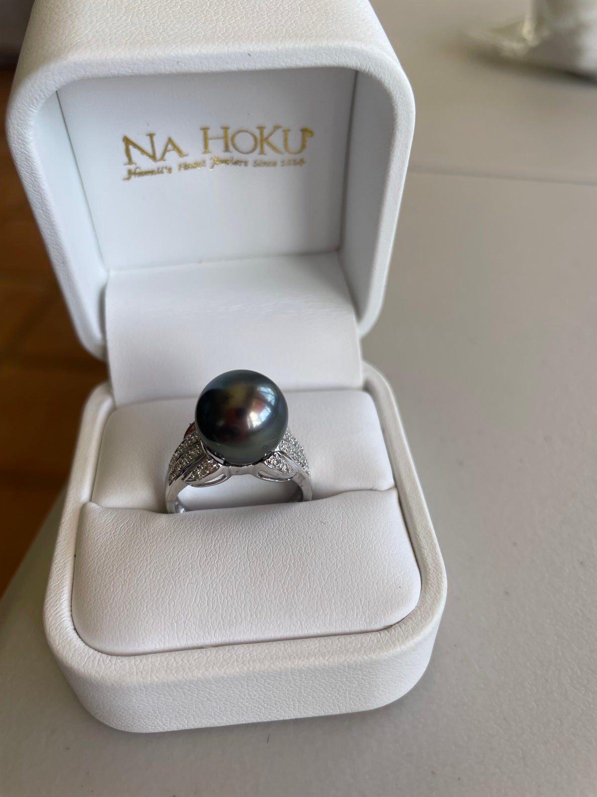 Real Tahitian Pearl Diamond ring