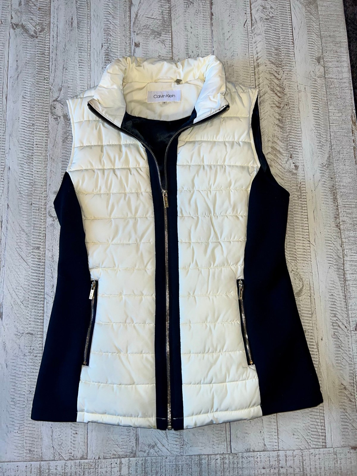 Calvin Klein Women's Medium White and Black Puffer Vest